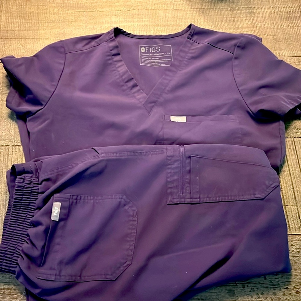Figs top XS  and figs bottoms XSP PURPLE
